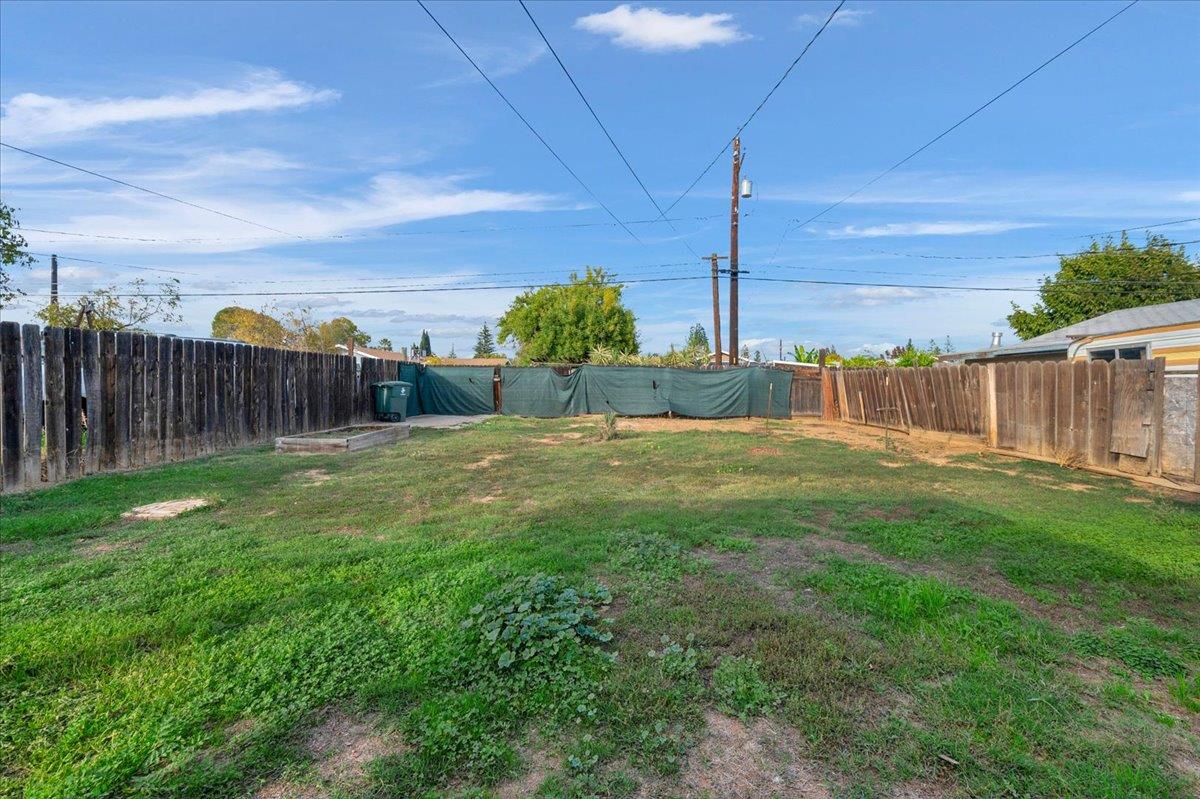 1651 5Th St, Clovis, CA 93611