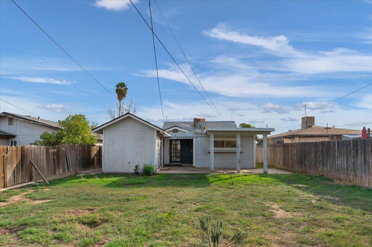 1651 5Th St, Clovis, CA 93611