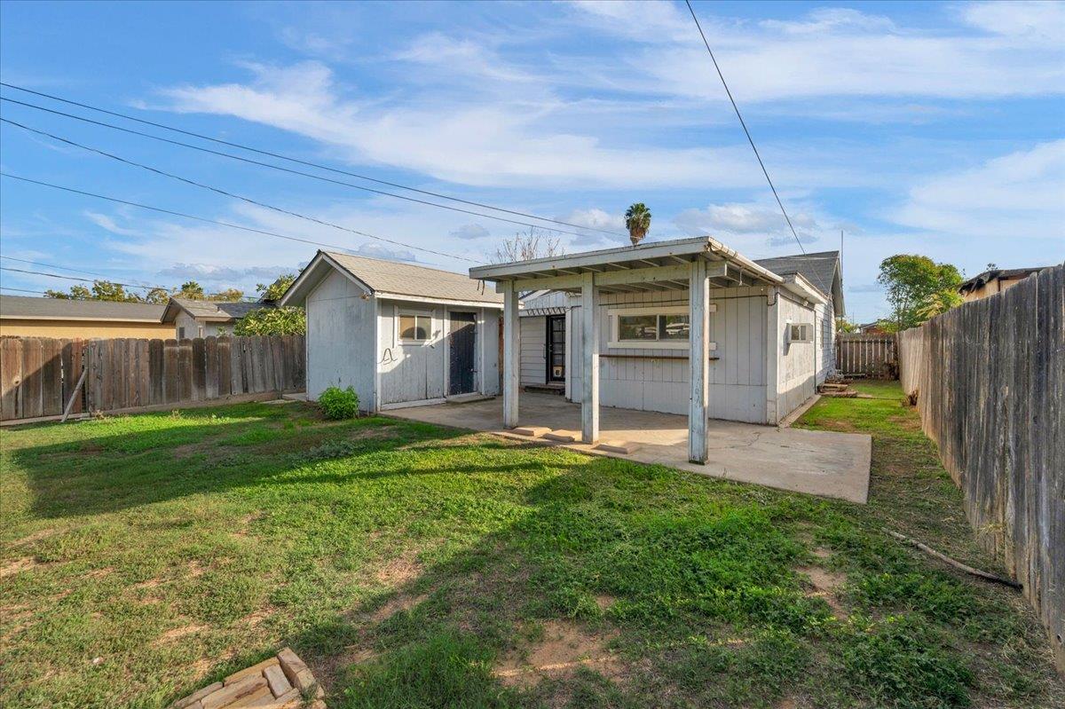 1651 5Th St, Clovis, CA 93611