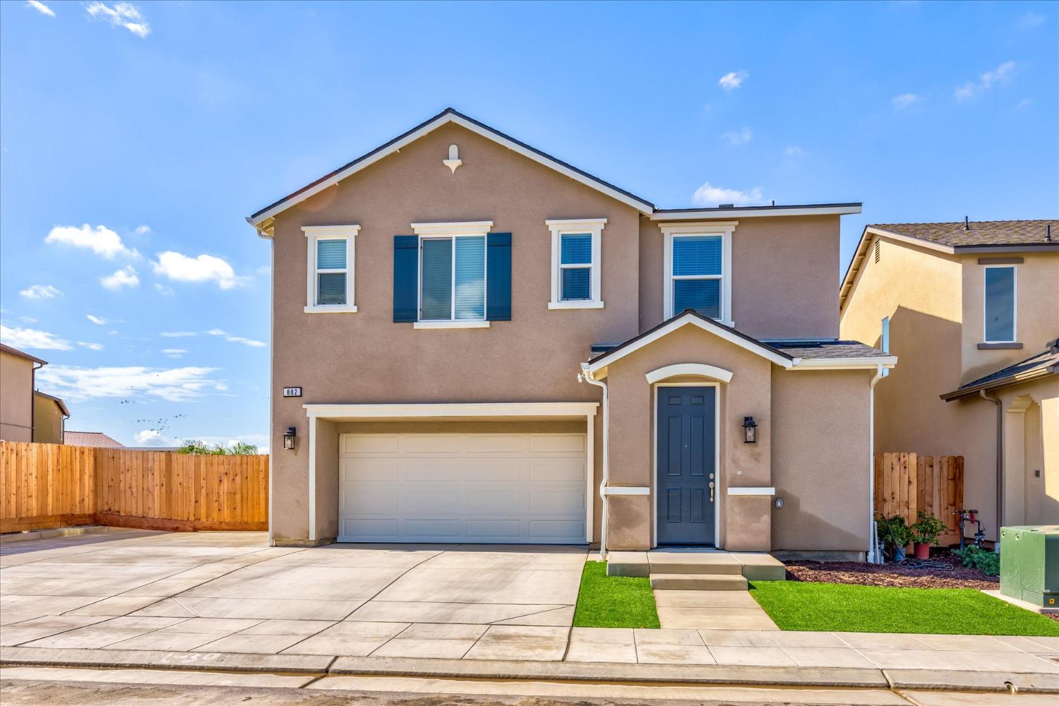 882 Amanecer Ave, Clovis, CA 93619