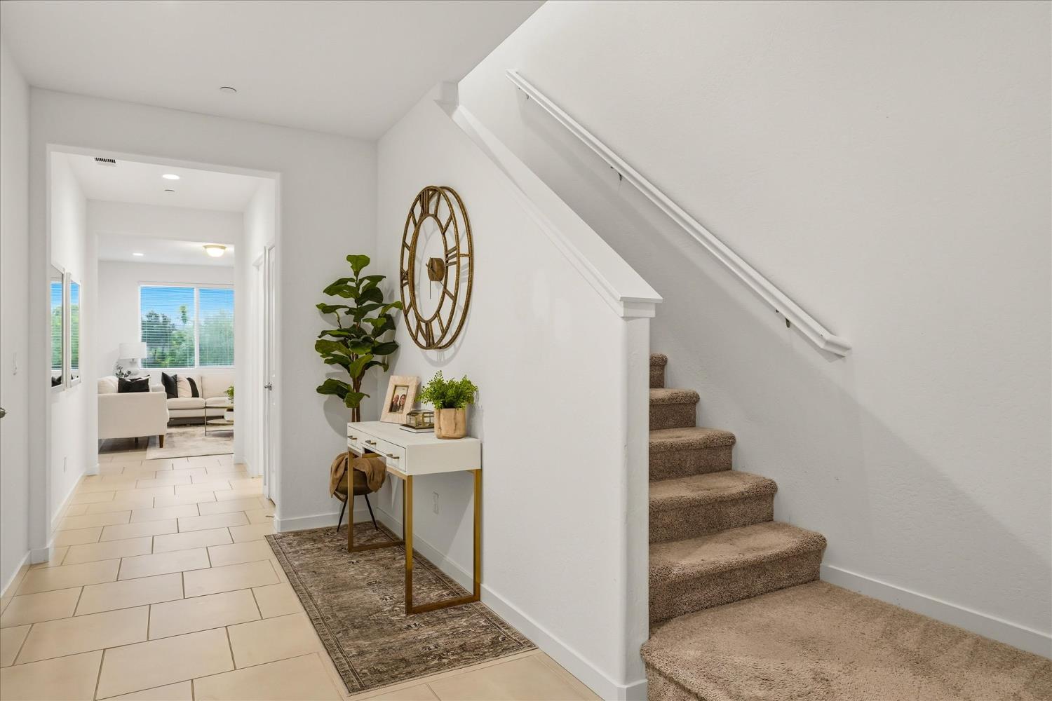 882 Amanecer Ave, Clovis, CA 93619