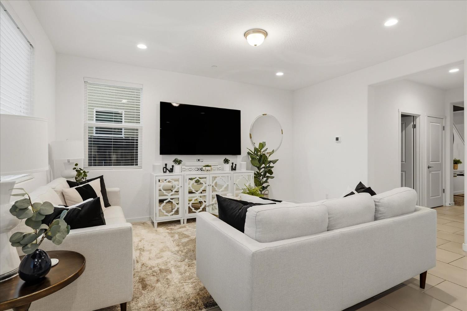 882 Amanecer Ave, Clovis, CA 93619