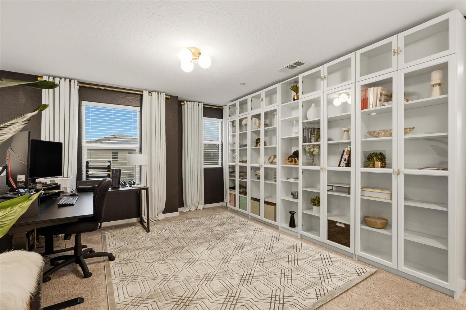 882 Amanecer Ave, Clovis, CA 93619