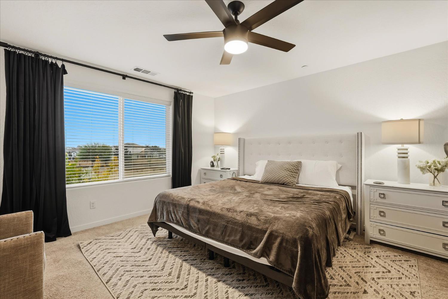 882 Amanecer Ave, Clovis, CA 93619