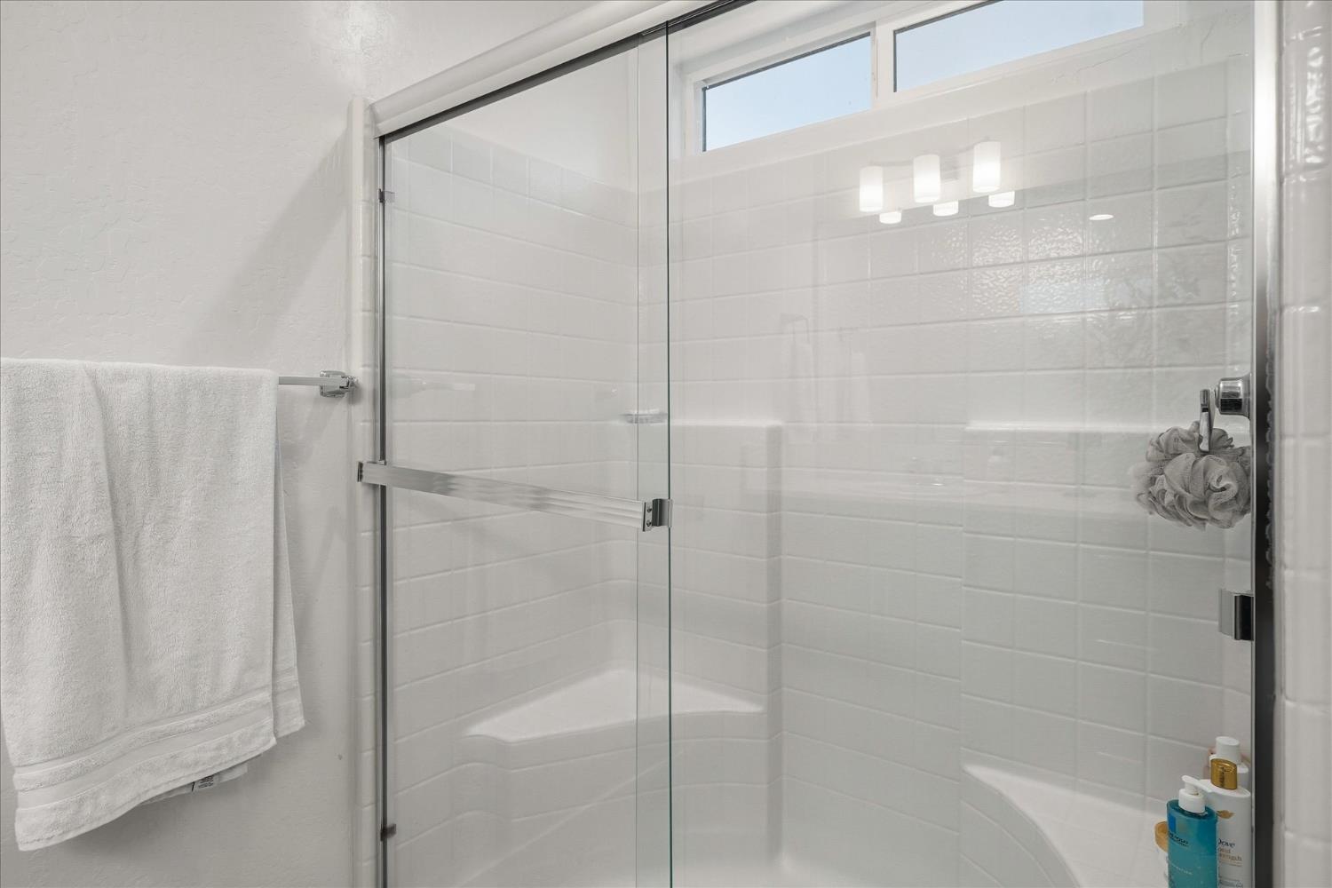 882 Amanecer Ave, Clovis, CA 93619