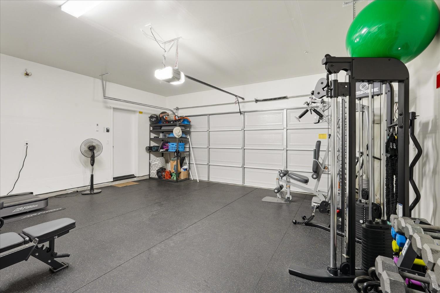 882 Amanecer Ave, Clovis, CA 93619