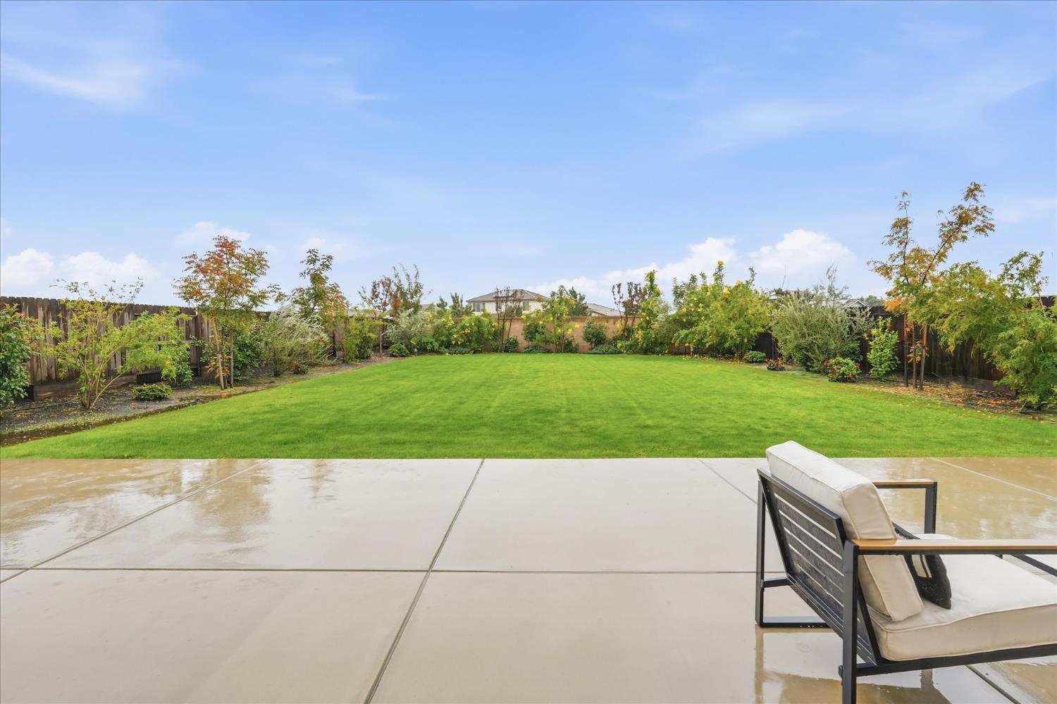 882 Amanecer Ave, Clovis, CA 93619