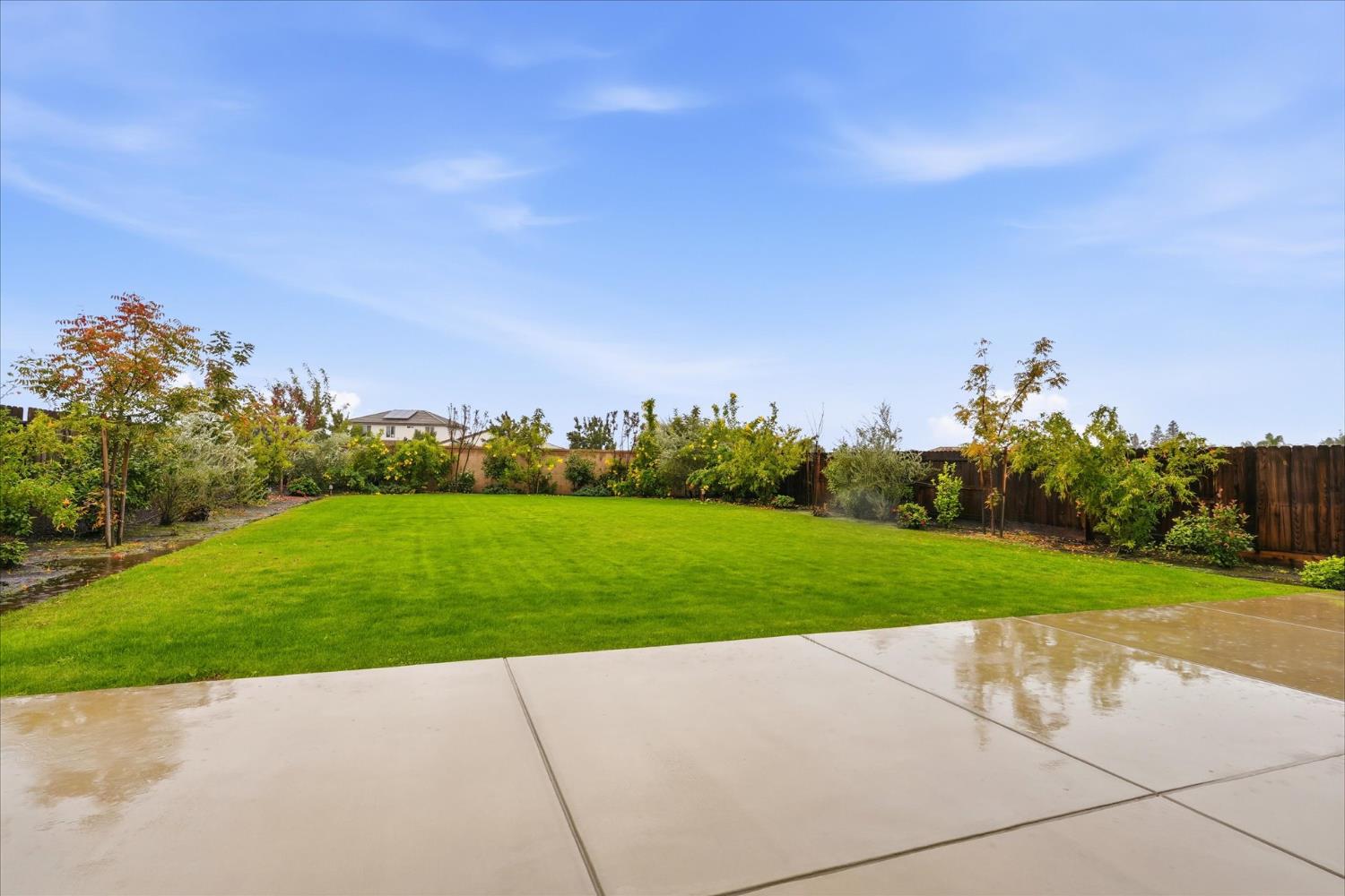 882 Amanecer Ave, Clovis, CA 93619