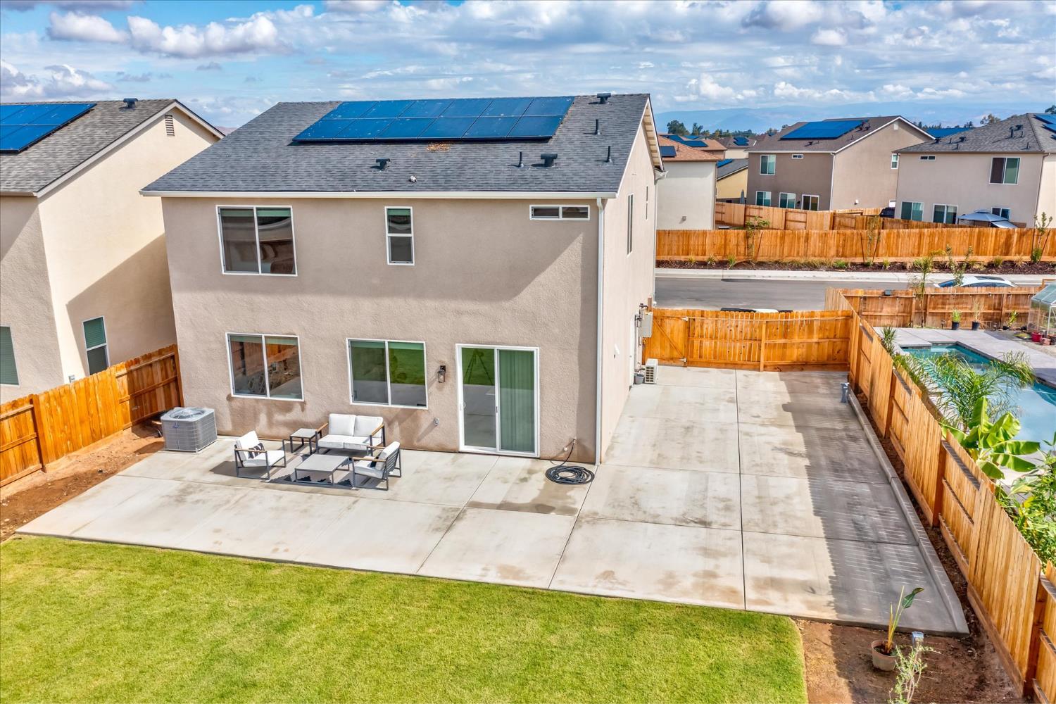 882 Amanecer Ave, Clovis, CA 93619