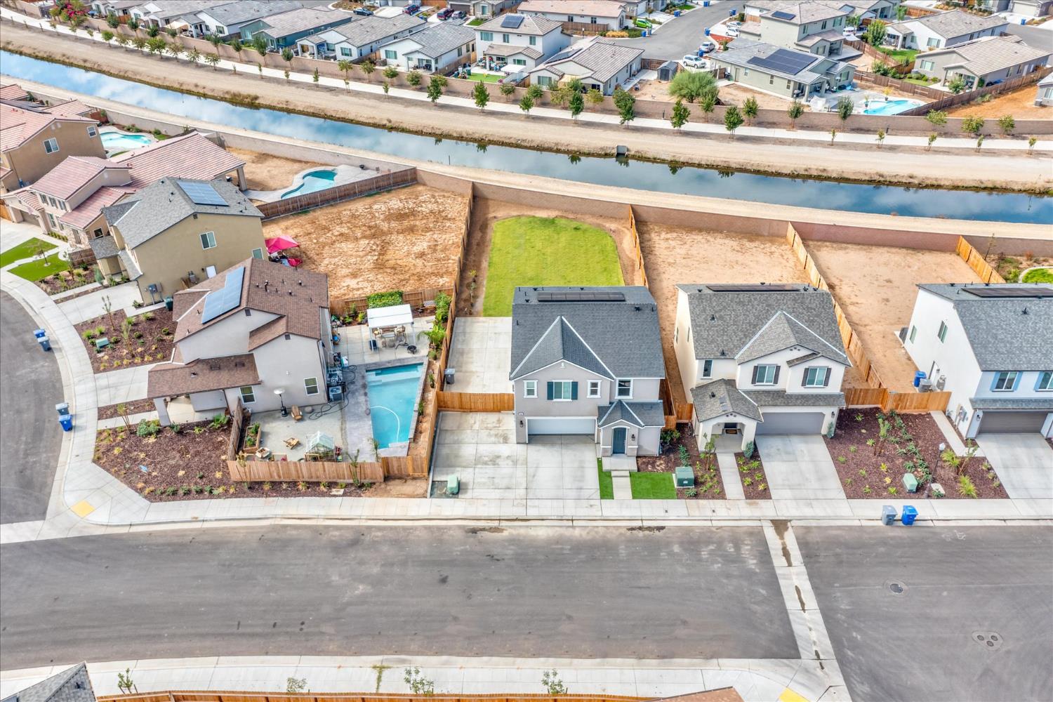 882 Amanecer Ave, Clovis, CA 93619