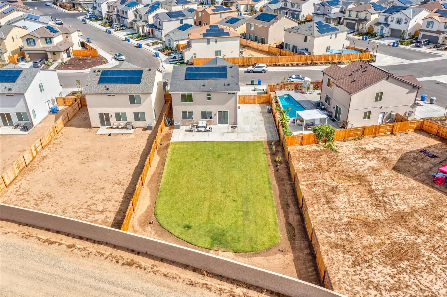 882 Amanecer Ave, Clovis, CA 93619