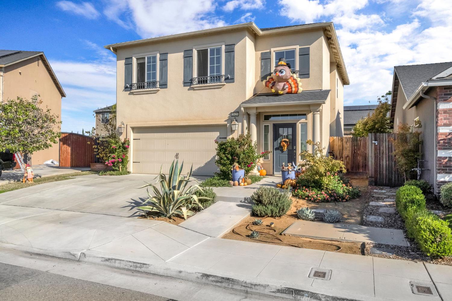 2625 Las Rosas Ave, Clovis, CA 93619