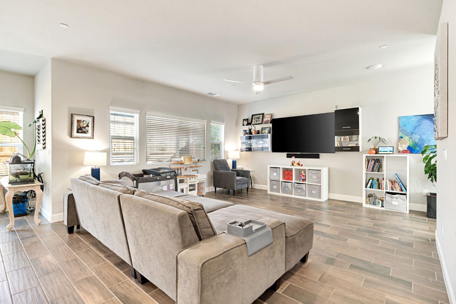 2625 Las Rosas Ave, Clovis, CA 93619