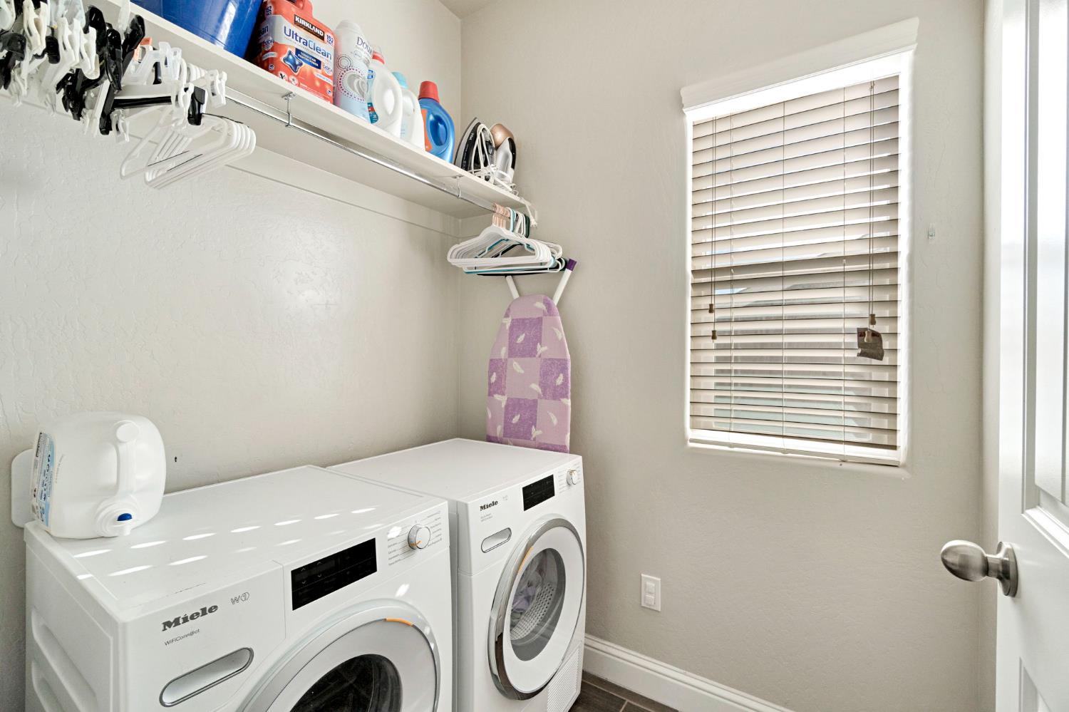 2625 Las Rosas Ave, Clovis, CA 93619