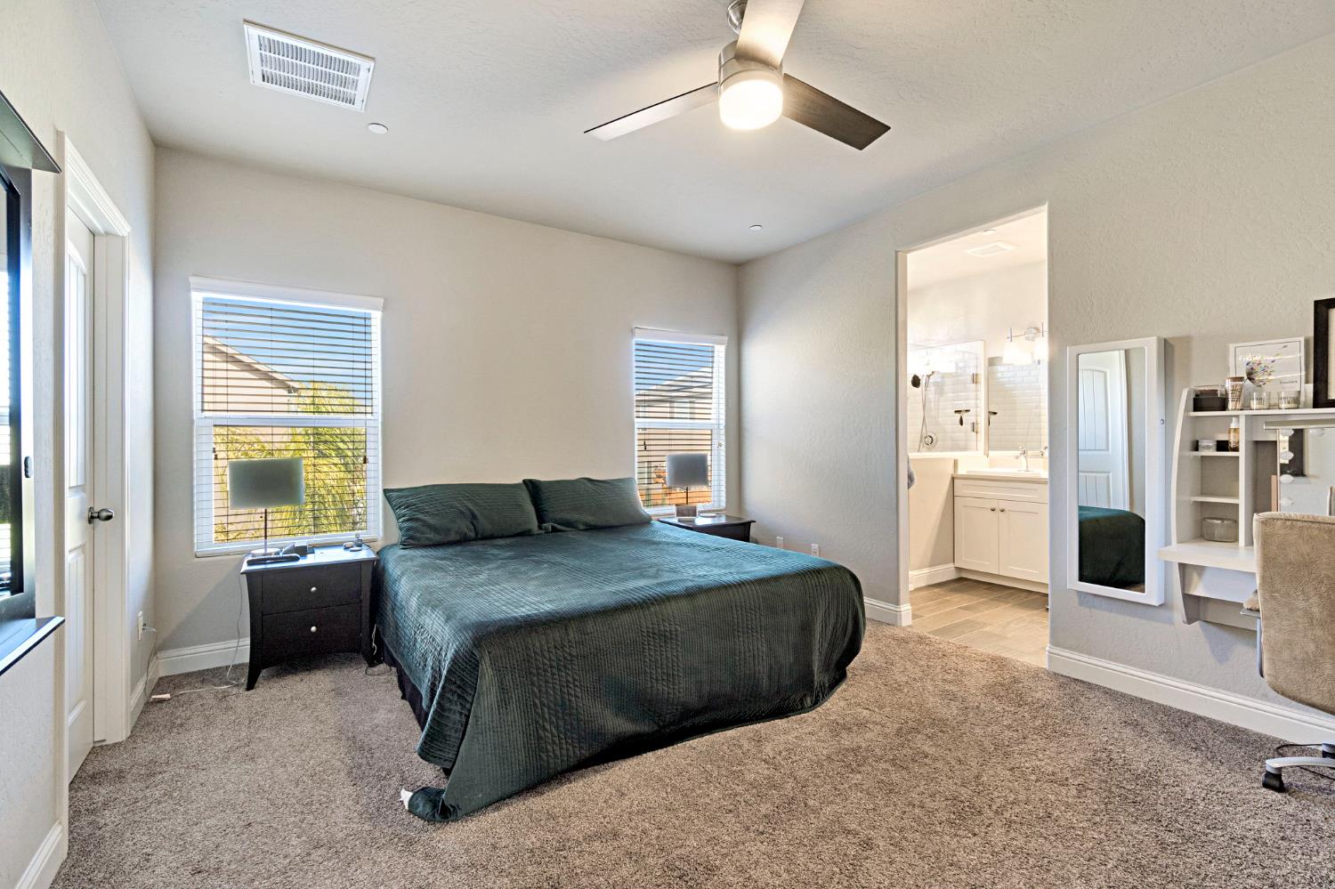 2625 Las Rosas Ave, Clovis, CA 93619