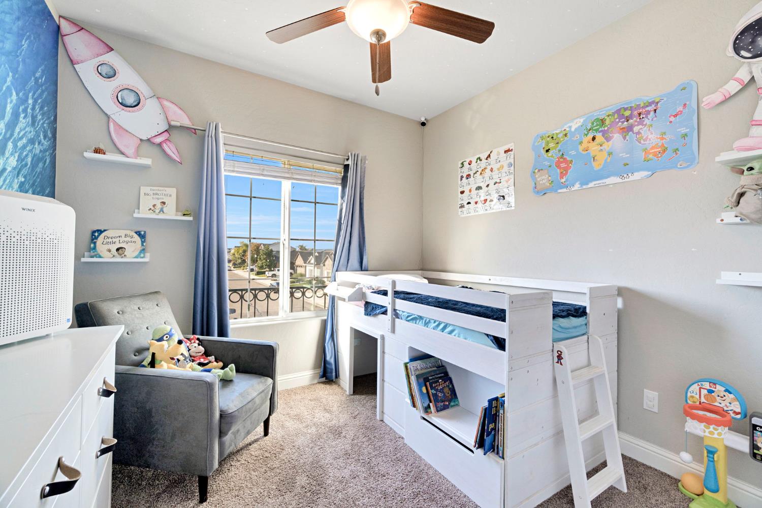 2625 Las Rosas Ave, Clovis, CA 93619