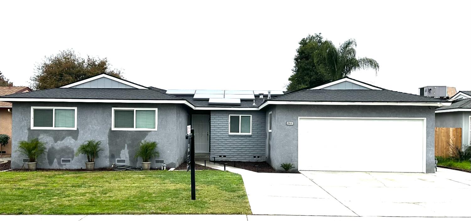 2612 Renn, Clovis, CA 93611