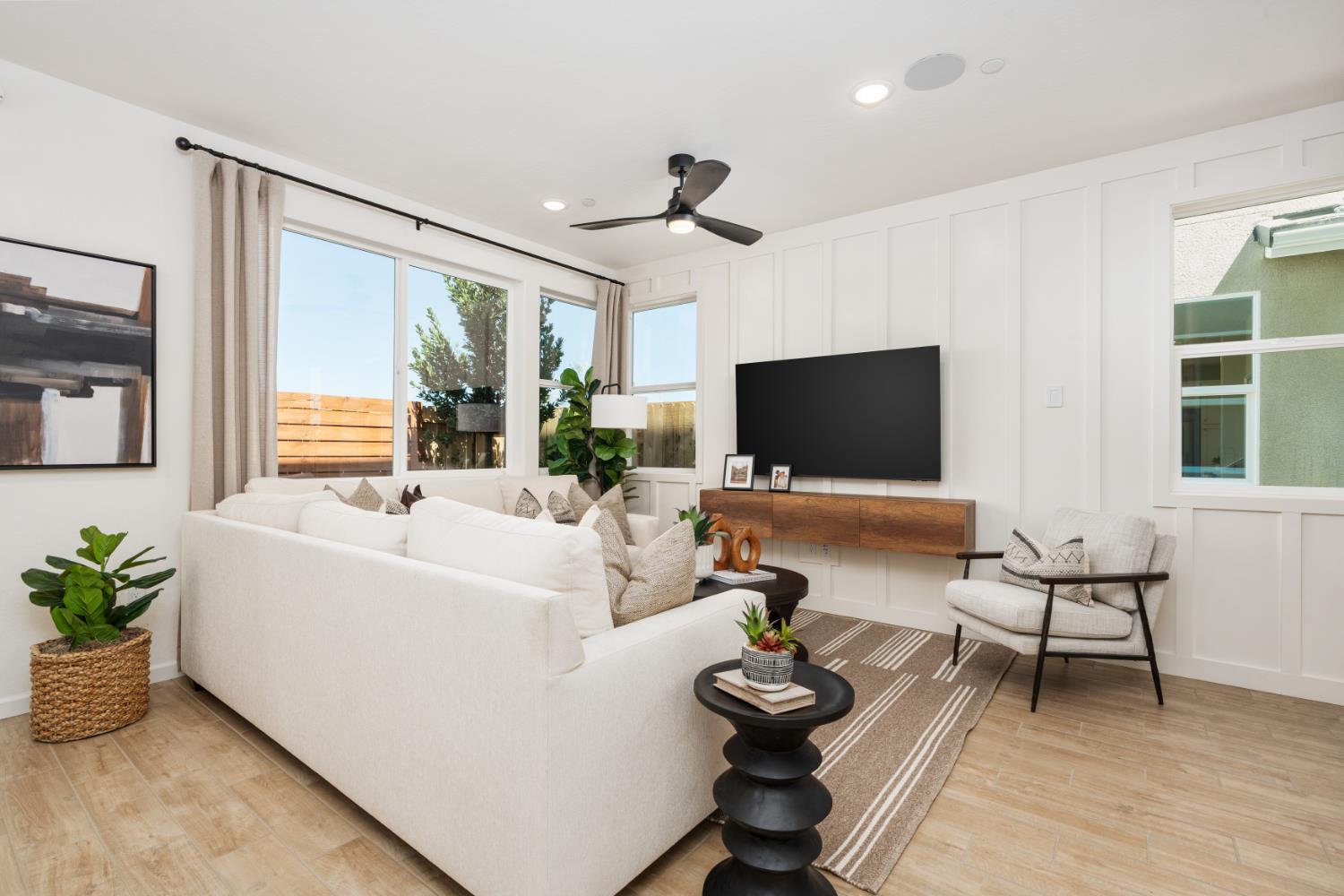 1513 Redbrick Ln, Clovis, CA 93619