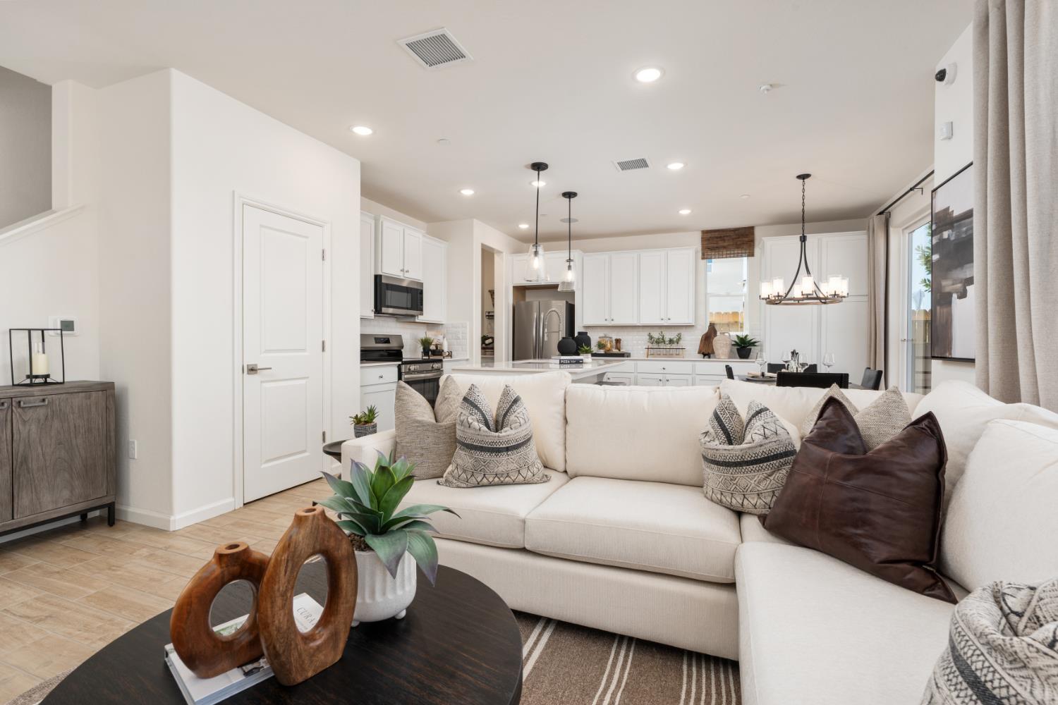 1513 Redbrick Ln, Clovis, CA 93619