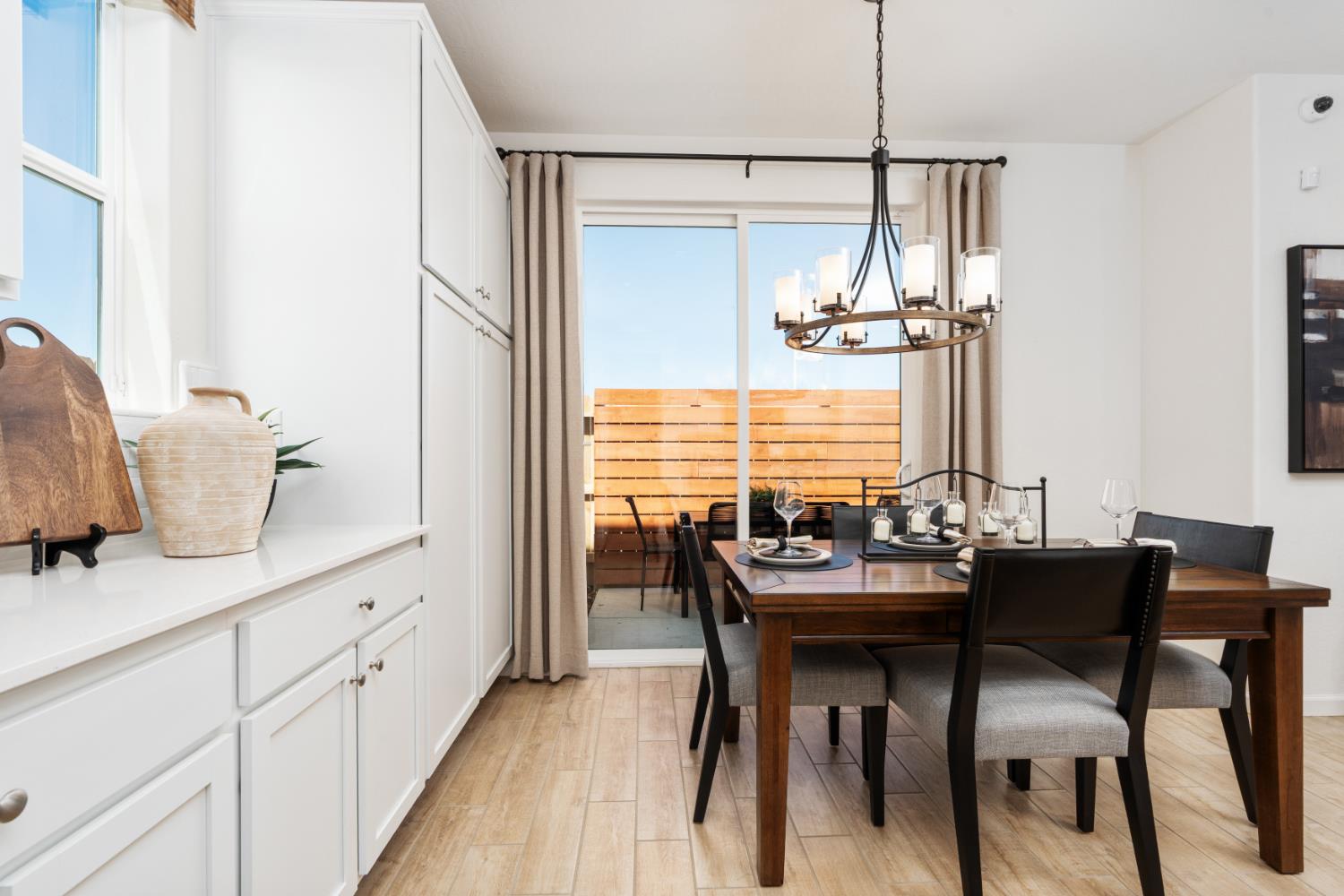 1513 Redbrick Ln, Clovis, CA 93619