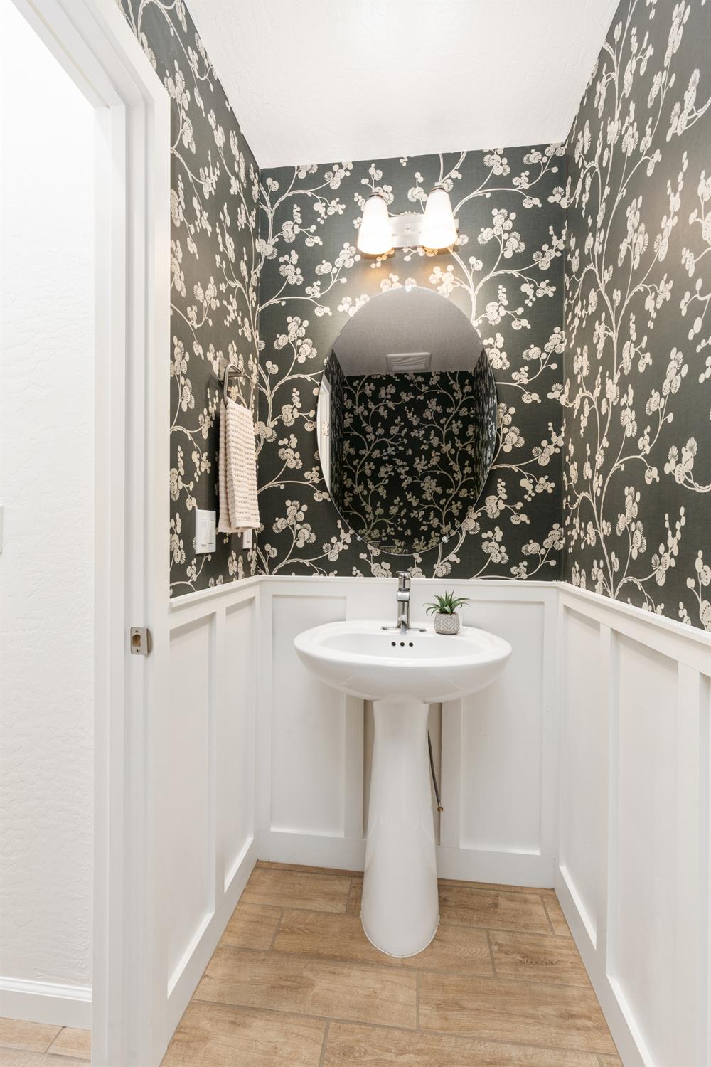 1513 Redbrick Ln, Clovis, CA 93619