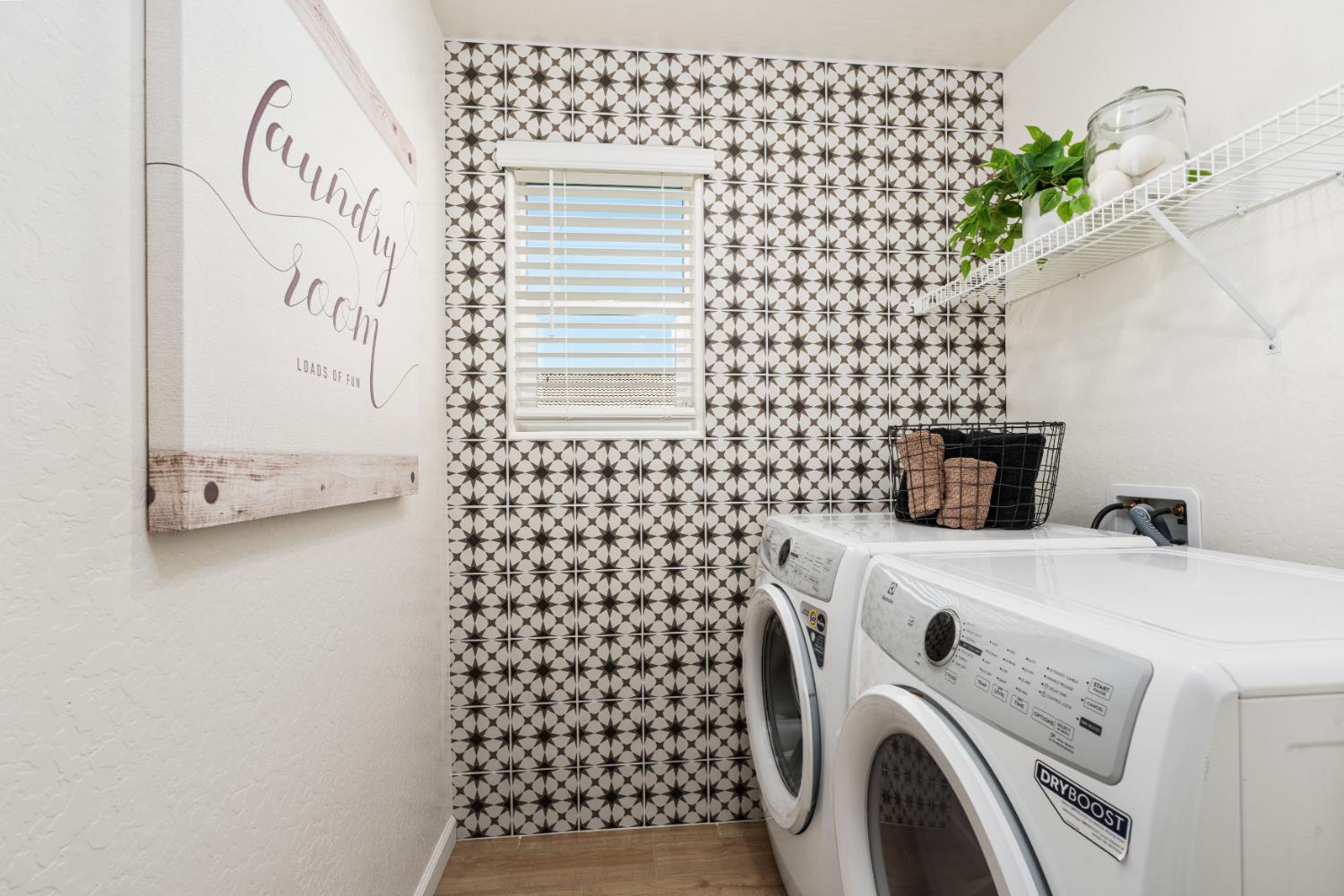 1513 Redbrick Ln, Clovis, CA 93619