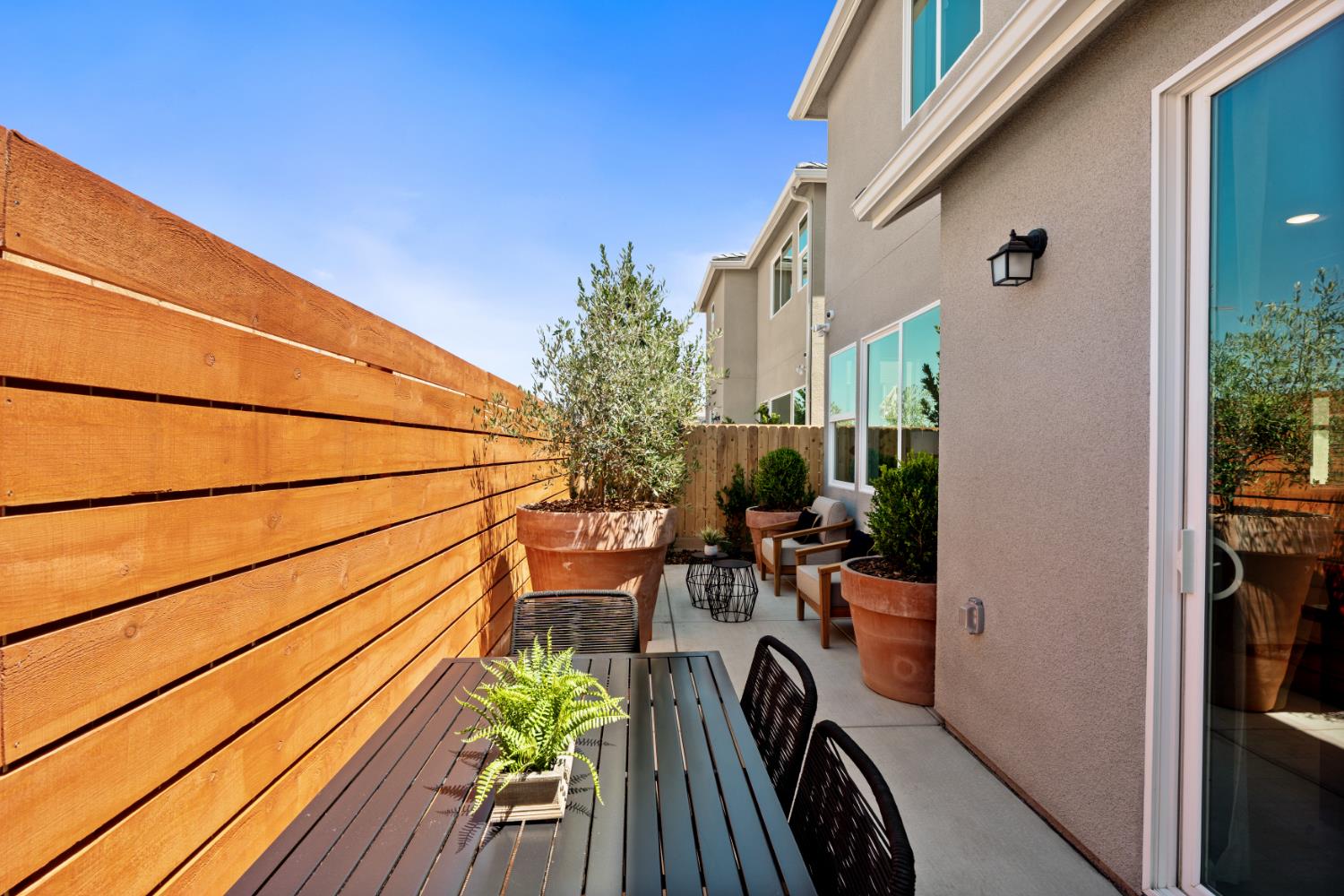 1513 Redbrick Ln, Clovis, CA 93619