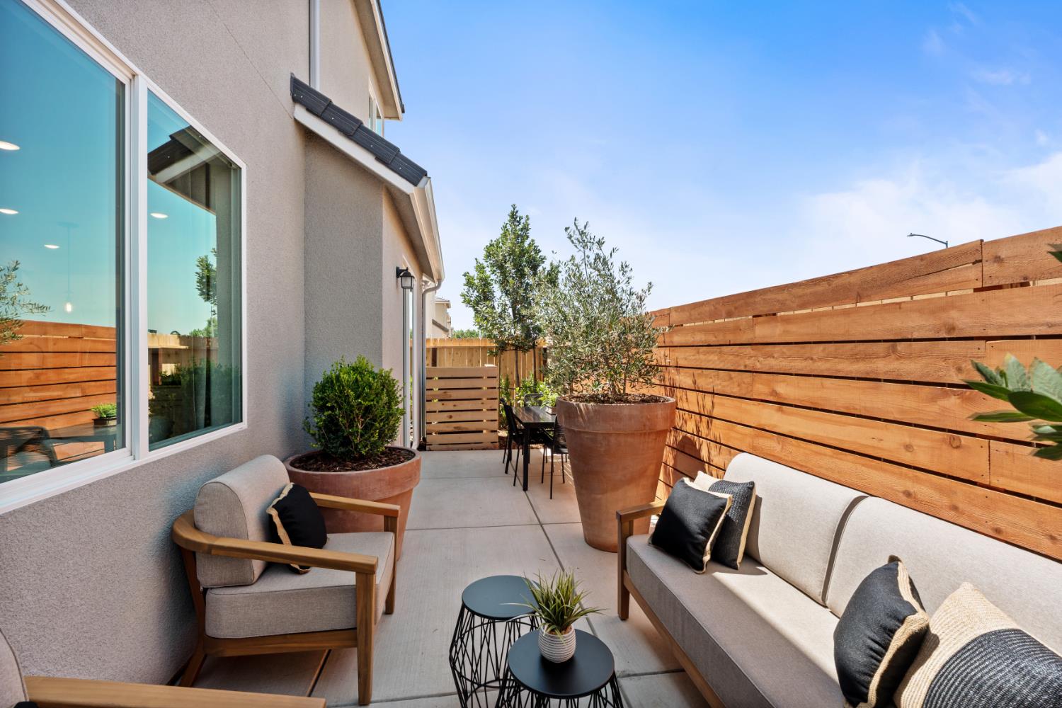 1513 Redbrick Ln, Clovis, CA 93619