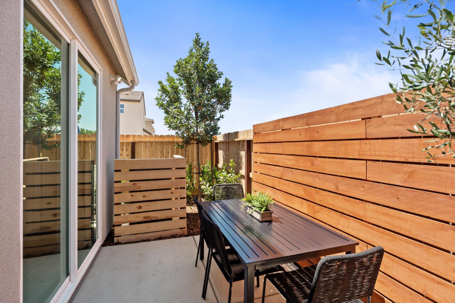 1513 Redbrick Ln, Clovis, CA 93619