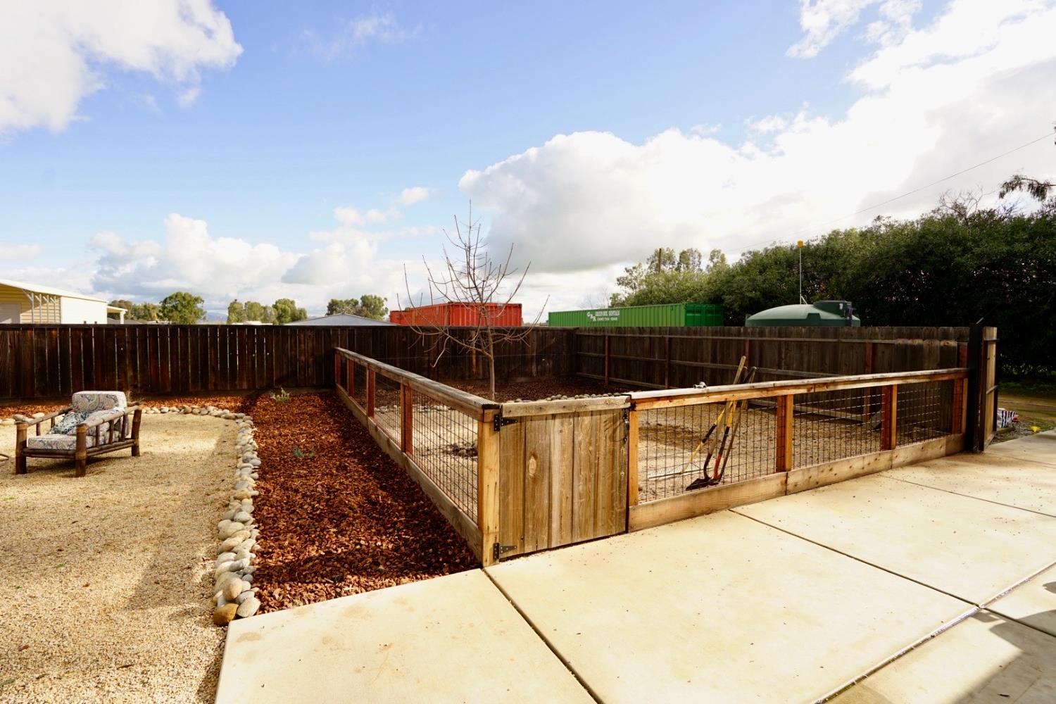 10340 Fowler Ave, Clovis, CA 93619