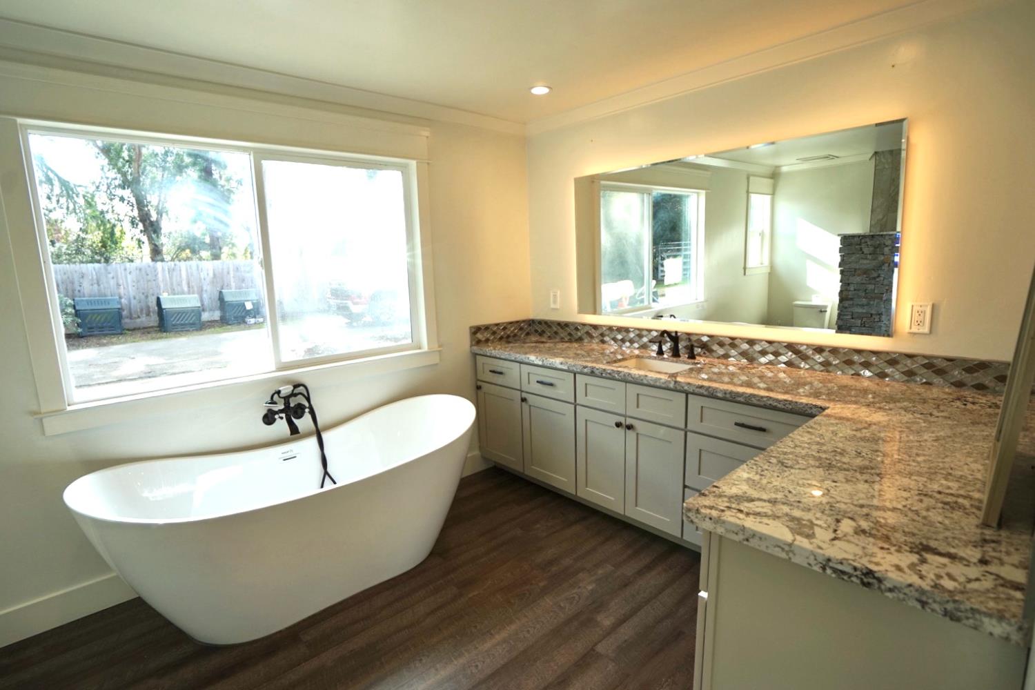 10340 Fowler Ave, Clovis, CA 93619