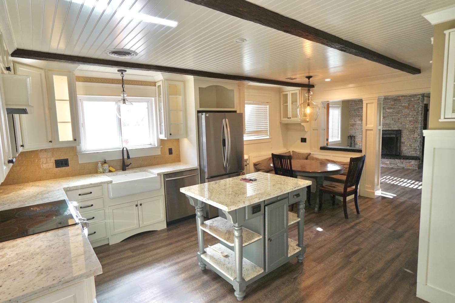 10340 Fowler Ave, Clovis, CA 93619