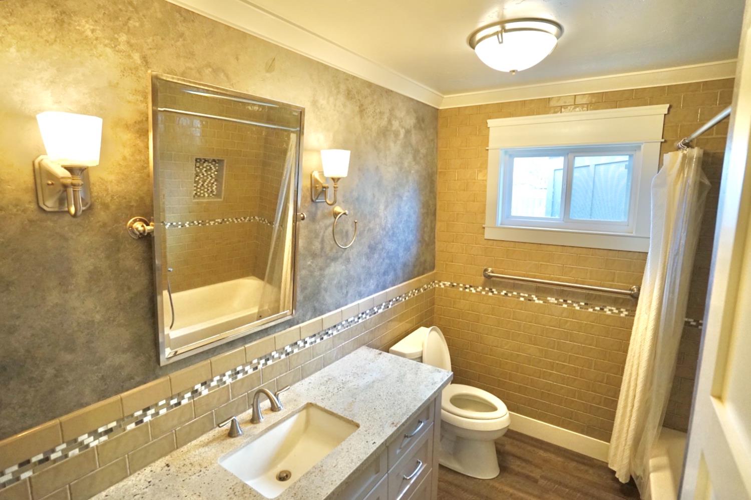 10340 Fowler Ave, Clovis, CA 93619