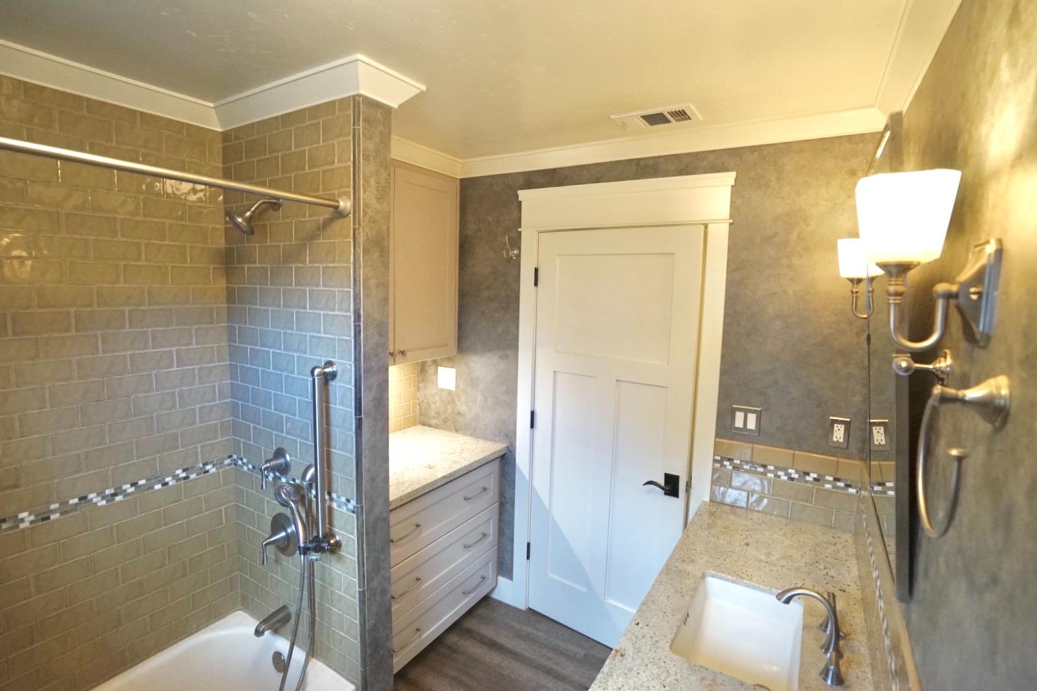 10340 Fowler Ave, Clovis, CA 93619