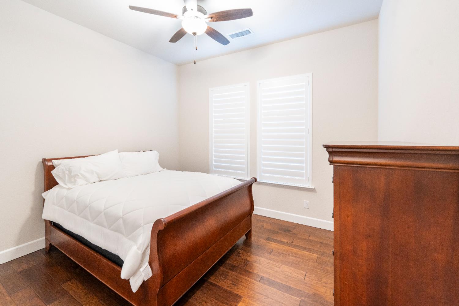 1731 N Hanson Ave, Clovis, CA 93619