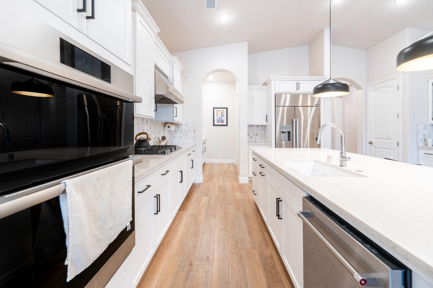 1731 N Hanson Ave, Clovis, CA 93619