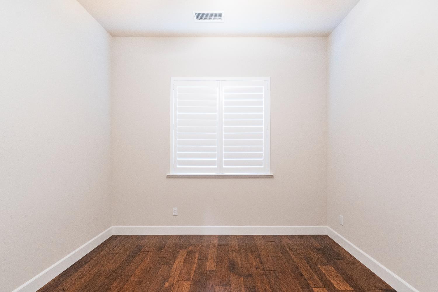 1731 N Hanson Ave, Clovis, CA 93619