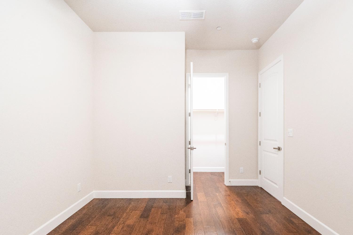 1731 N Hanson Ave, Clovis, CA 93619