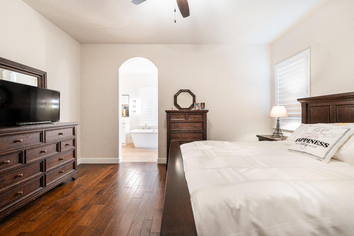 1731 N Hanson Ave, Clovis, CA 93619