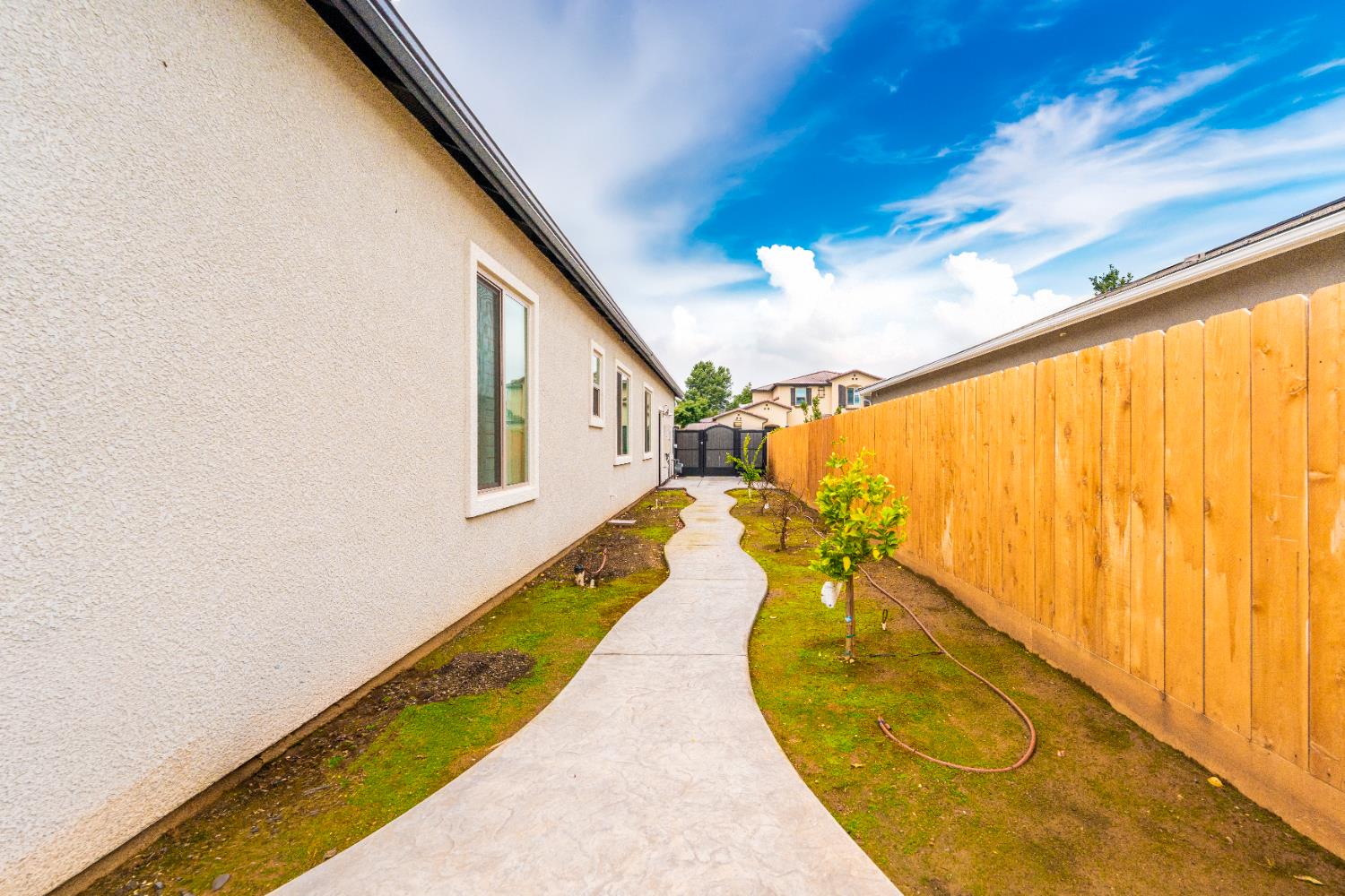 1731 N Hanson Ave, Clovis, CA 93619