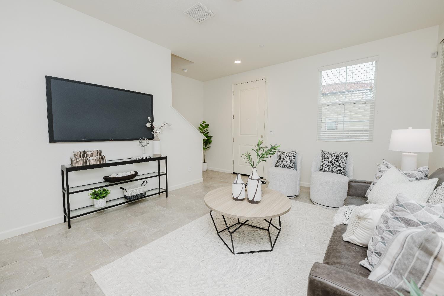 3762 Savant Ln, Clovis, CA 93619