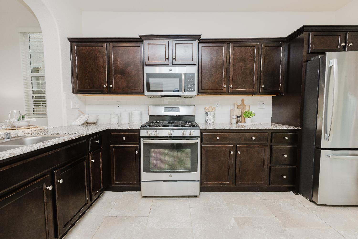 3762 Savant Ln, Clovis, CA 93619