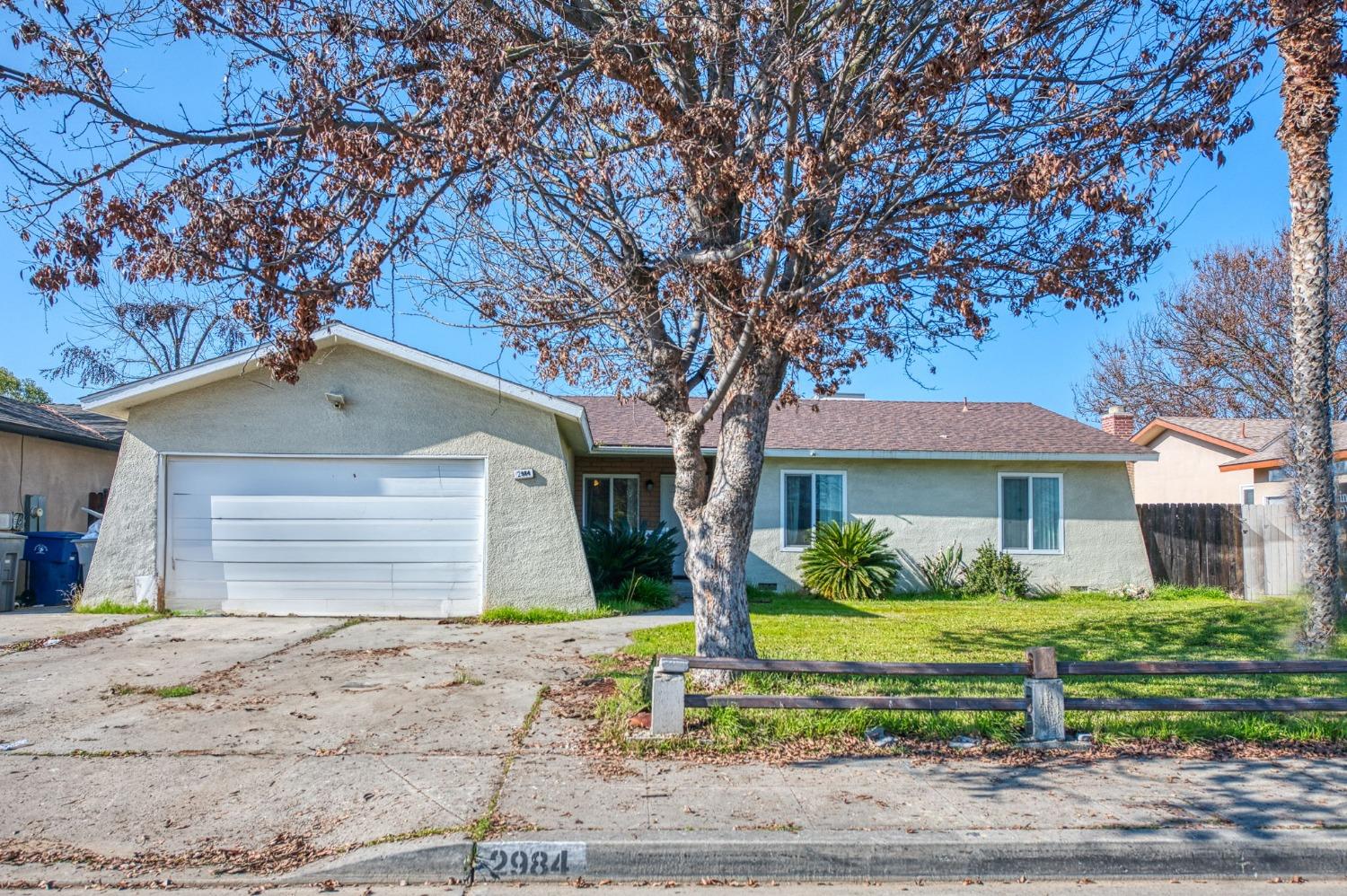 2984 Homsy Ave, Clovis, CA 93612
