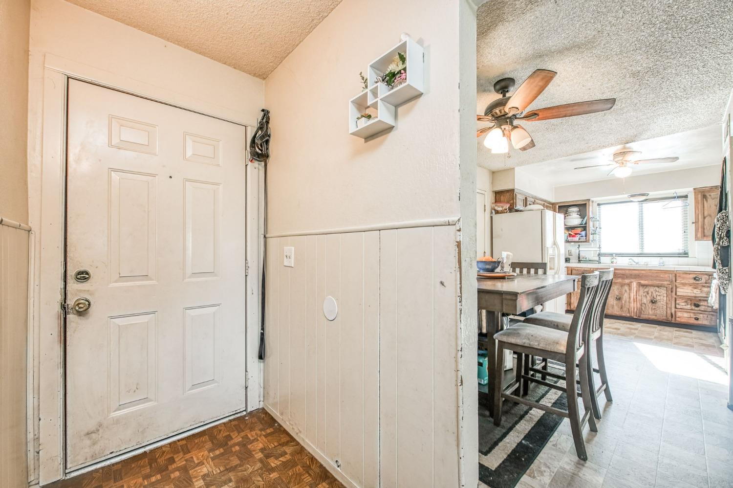 2984 Homsy Ave, Clovis, CA 93612