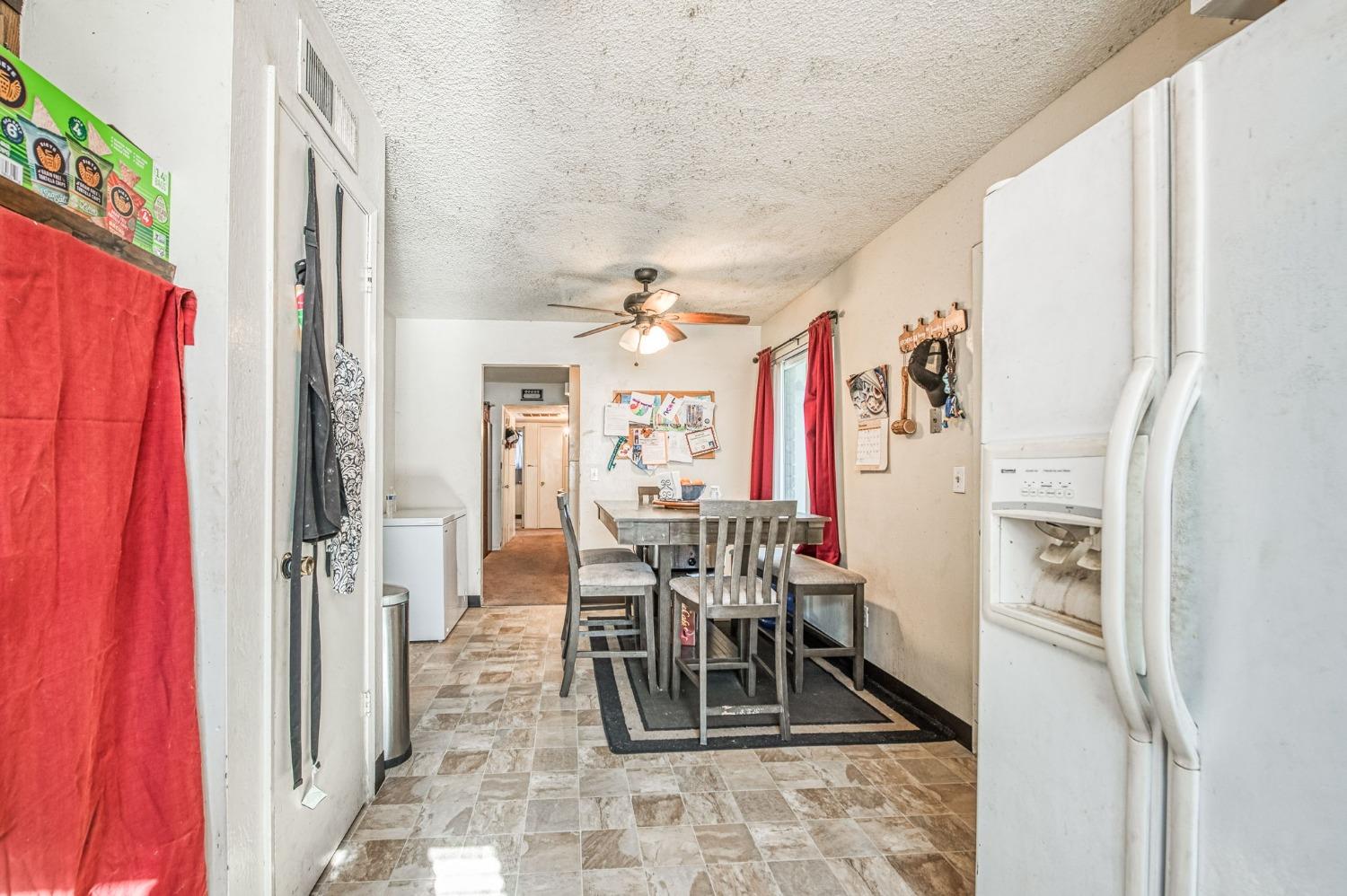 2984 Homsy Ave, Clovis, CA 93612