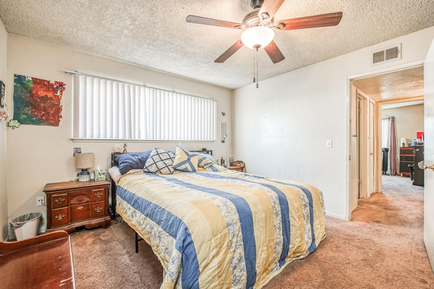 2984 Homsy Ave, Clovis, CA 93612