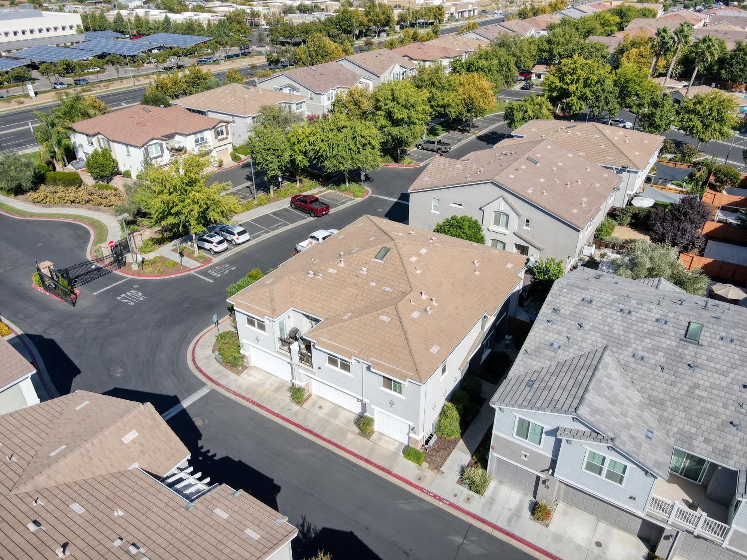 365 N Raphael Ln, Clovis, CA 93611