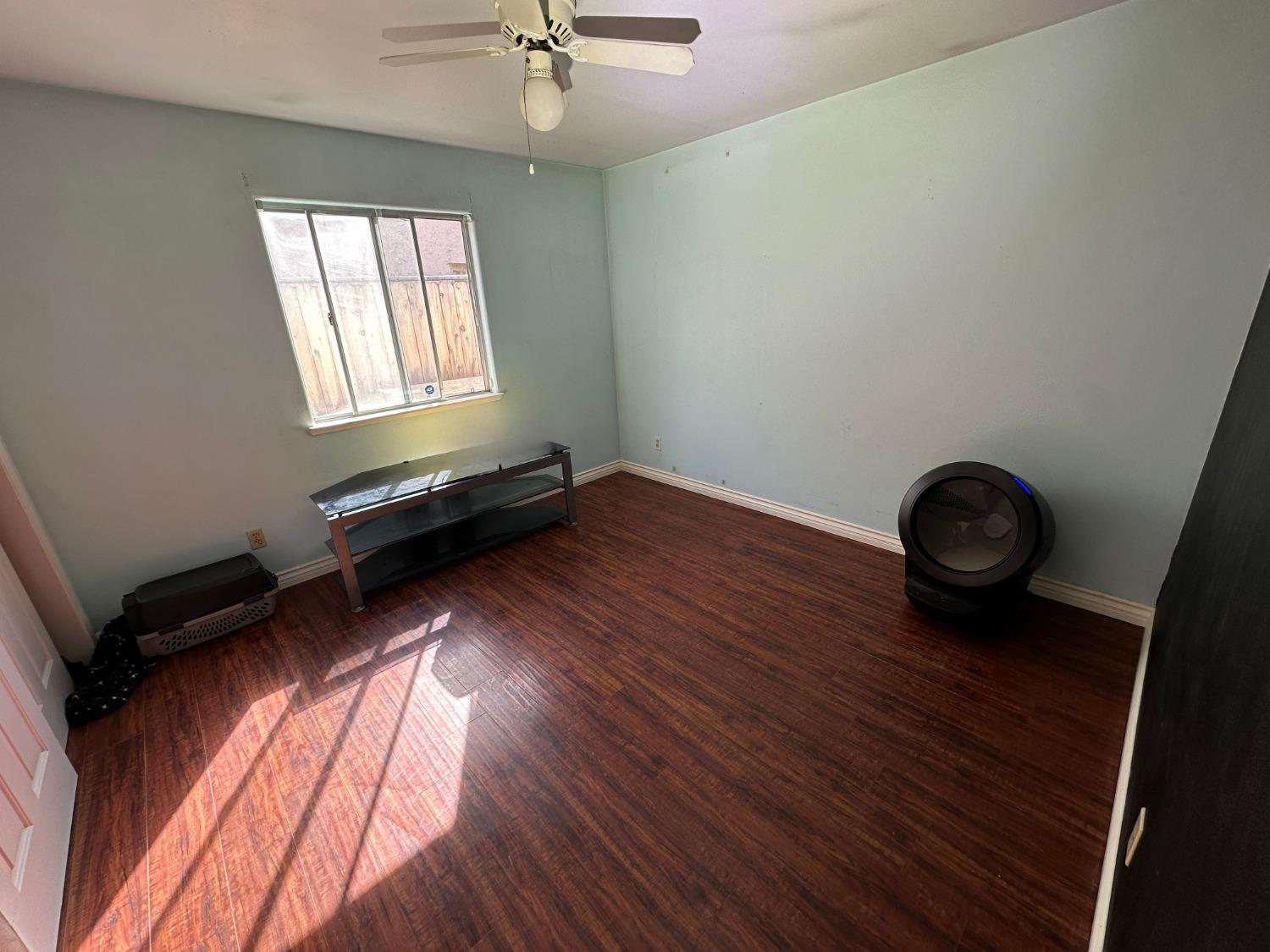 2526 Gibson Ave, Clovis, CA 93611