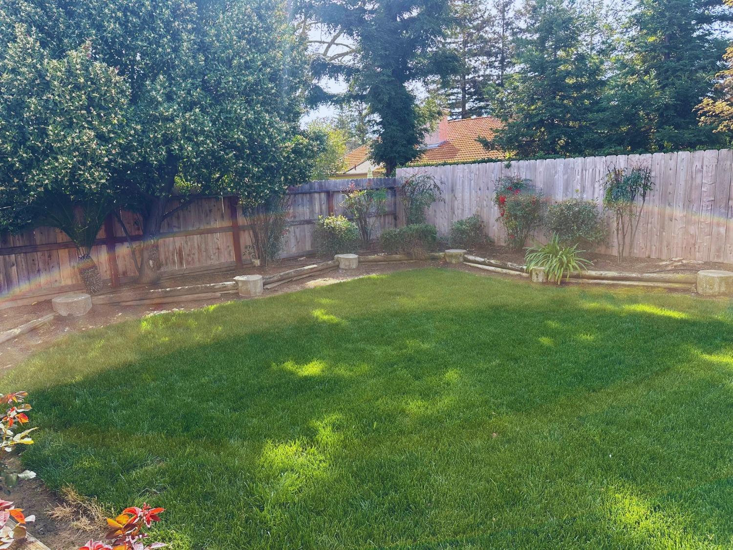 2526 Gibson Ave, Clovis, CA 93611