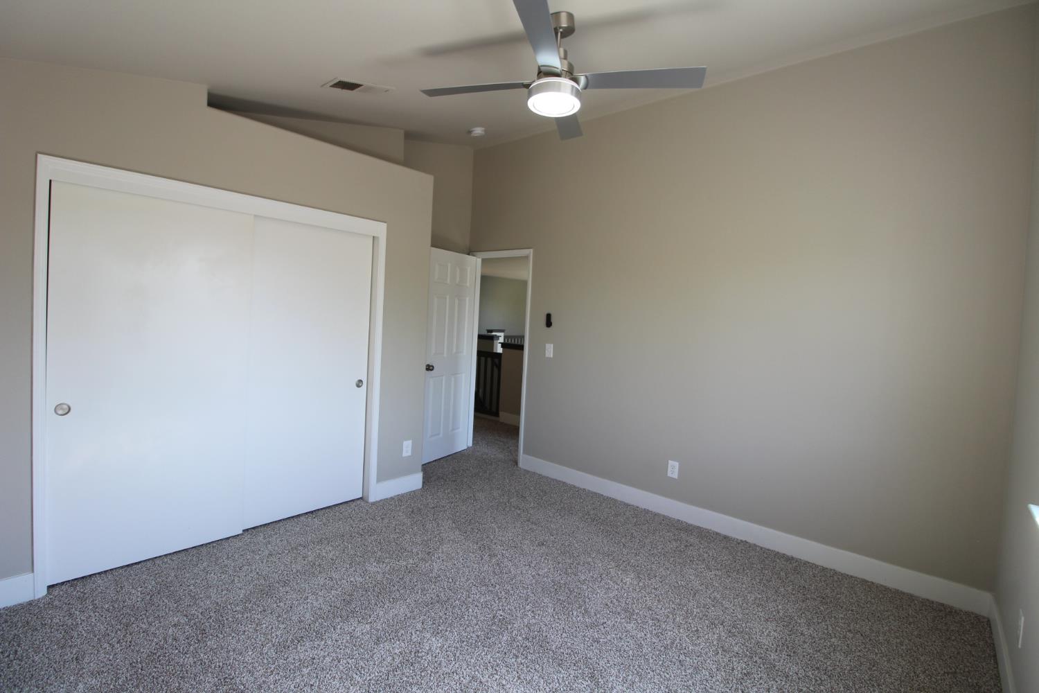 2117 Goshen Ave, Clovis, CA 93611